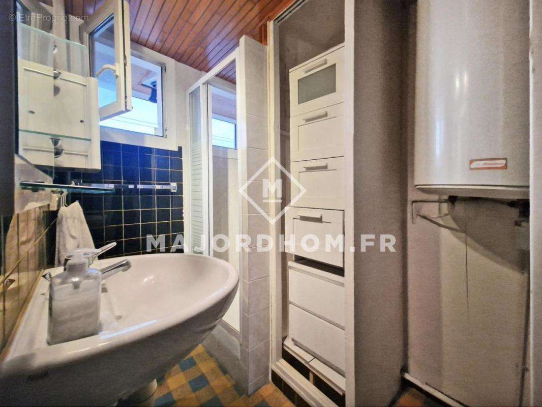 Appartement à MARSEILLE-4E