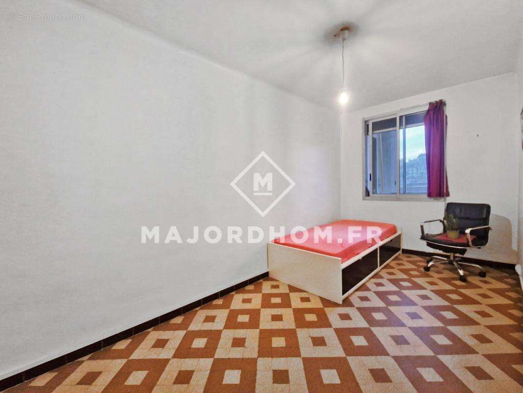 Appartement à MARSEILLE-4E