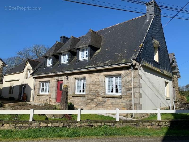 Maison à LANGUIDIC