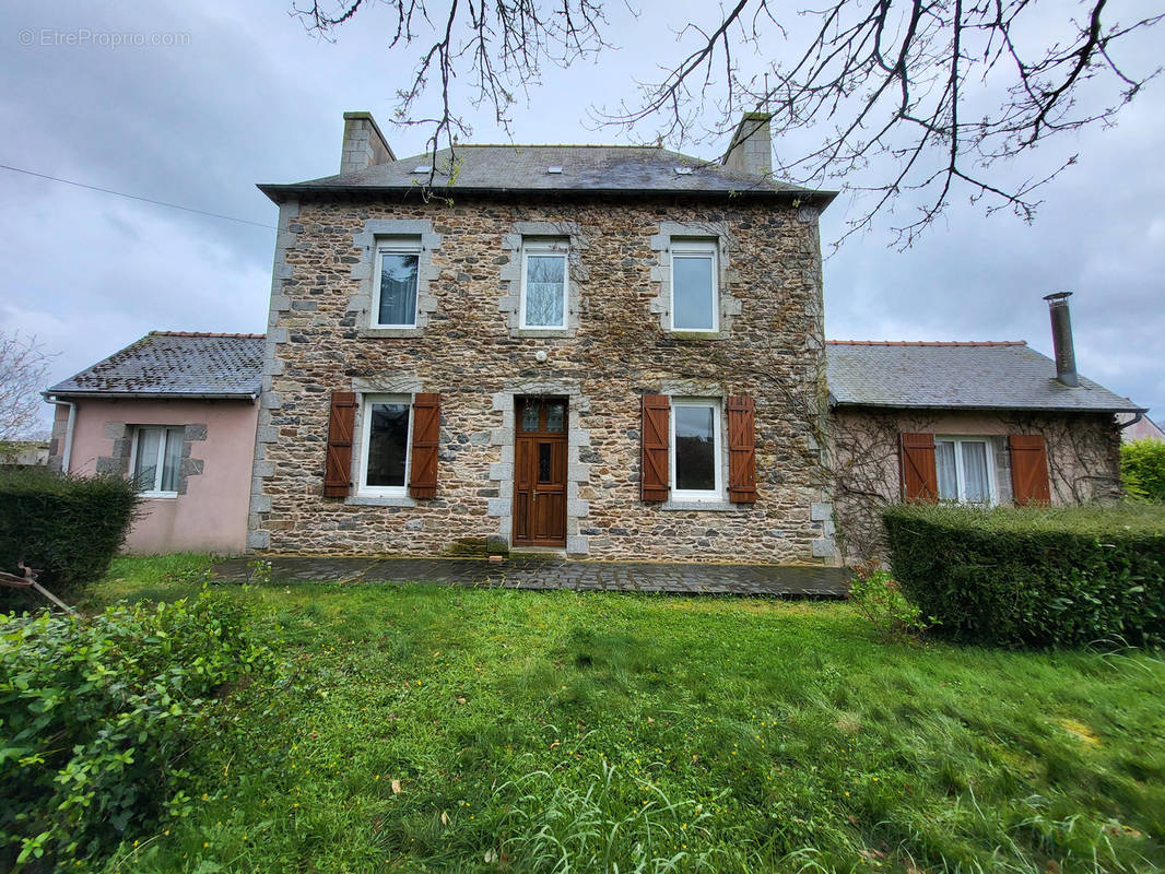 Maison à PONTRIEUX