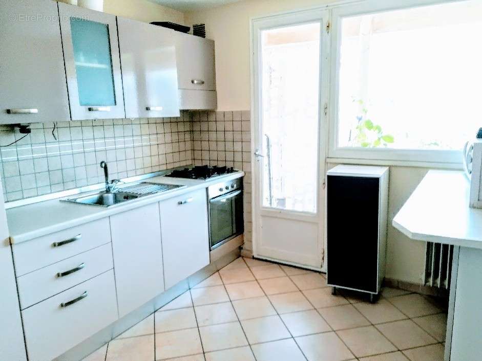   - Appartement à GRENOBLE