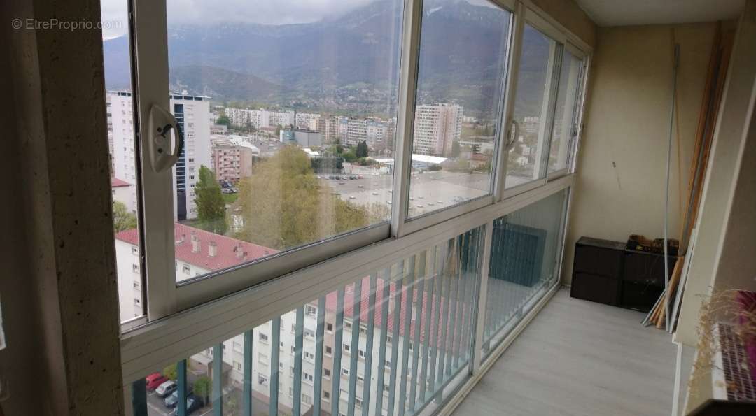   - Appartement à GRENOBLE