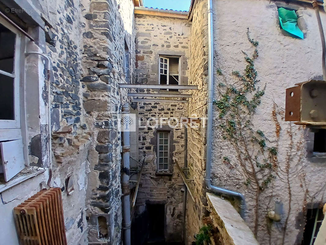 Maison à SAINT-FLOUR