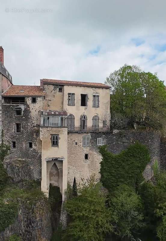 Maison à SAINT-FLOUR