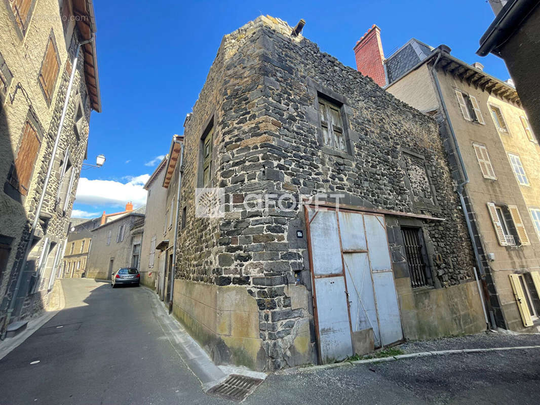 Maison à SAINT-FLOUR