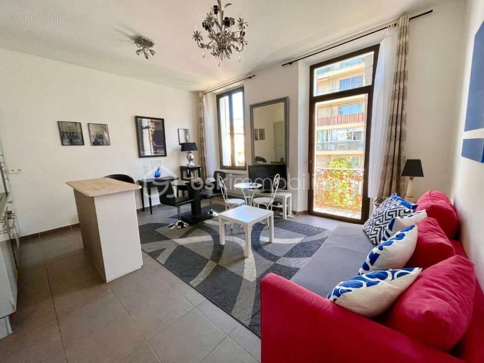 Appartement à VALLAURIS