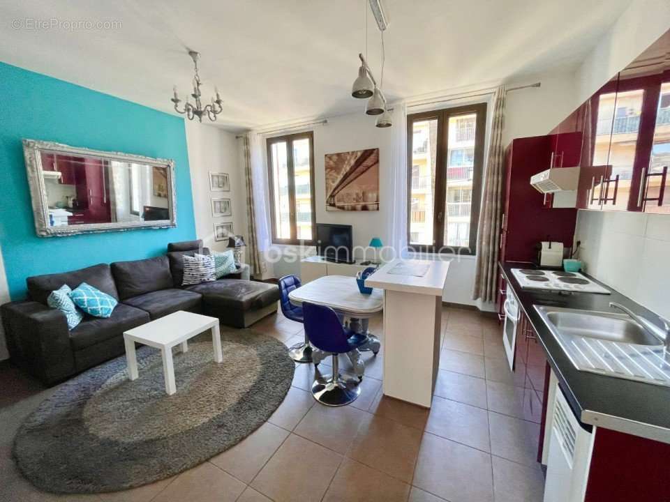 Appartement à VALLAURIS