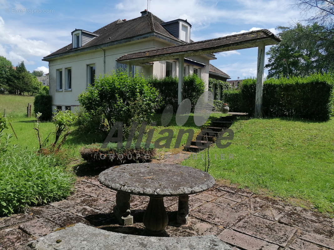 Maison à LUXEUIL-LES-BAINS