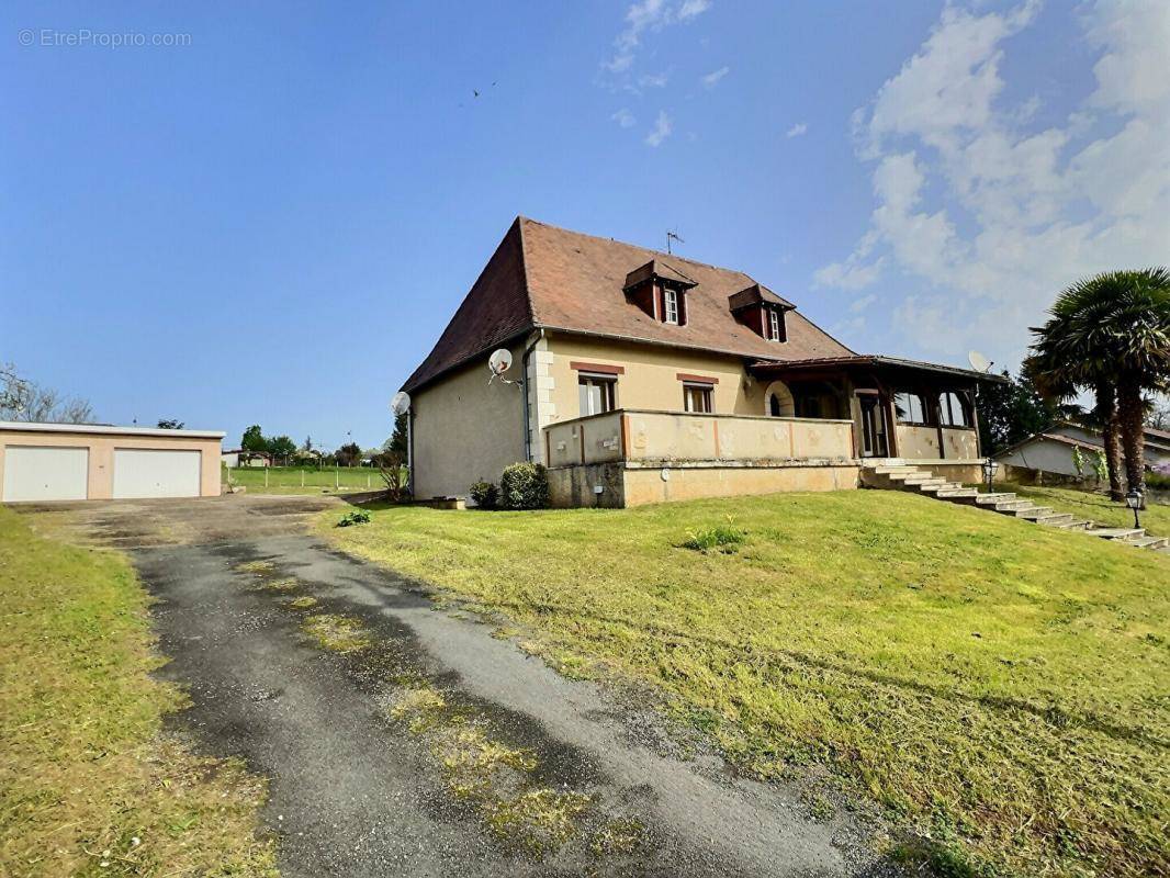 Maison à CHATEAU-L&#039;EVEQUE