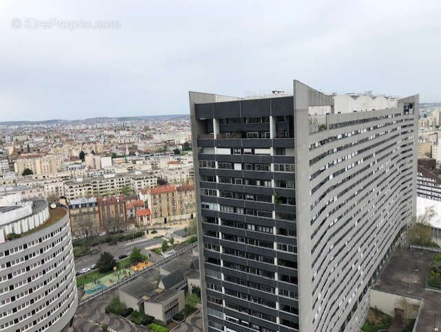 Appartement à COURBEVOIE