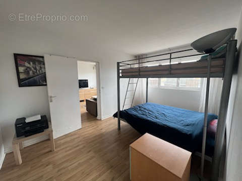 Appartement à COURBEVOIE