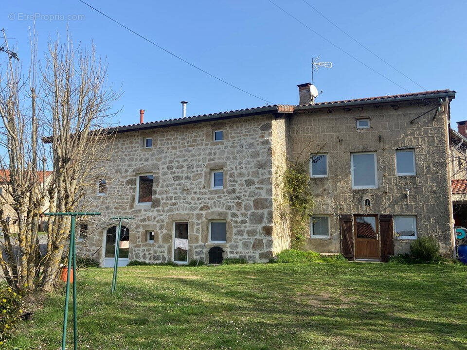 Photo 1 - Maison à SAINT-HILAIRE-CUSSON-LA-VALMITTE