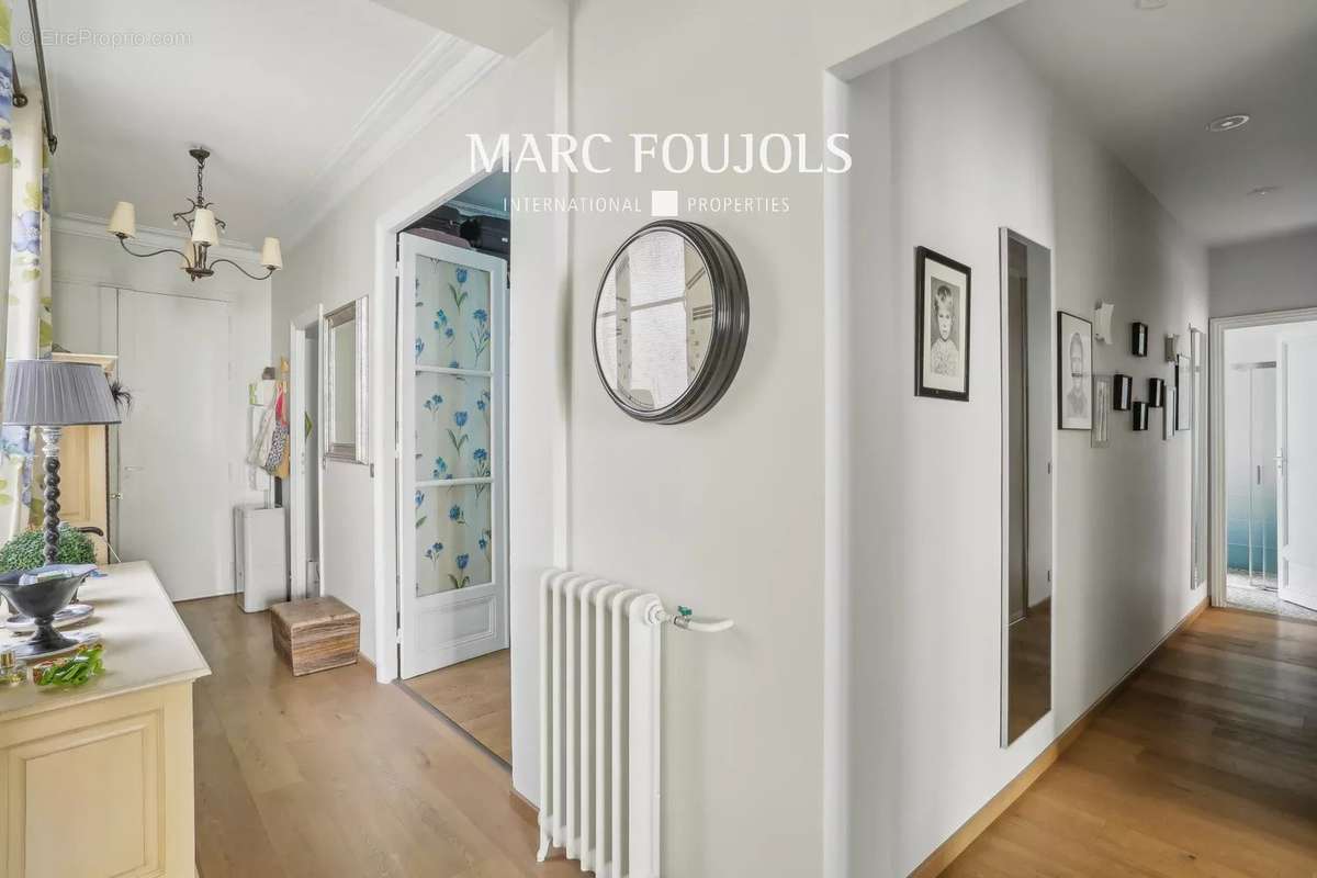 Appartement à PARIS-17E