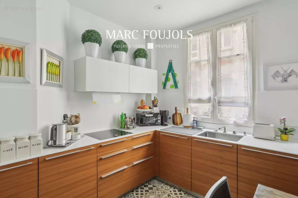 Appartement à PARIS-17E