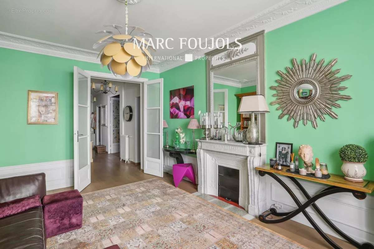 Appartement à PARIS-17E