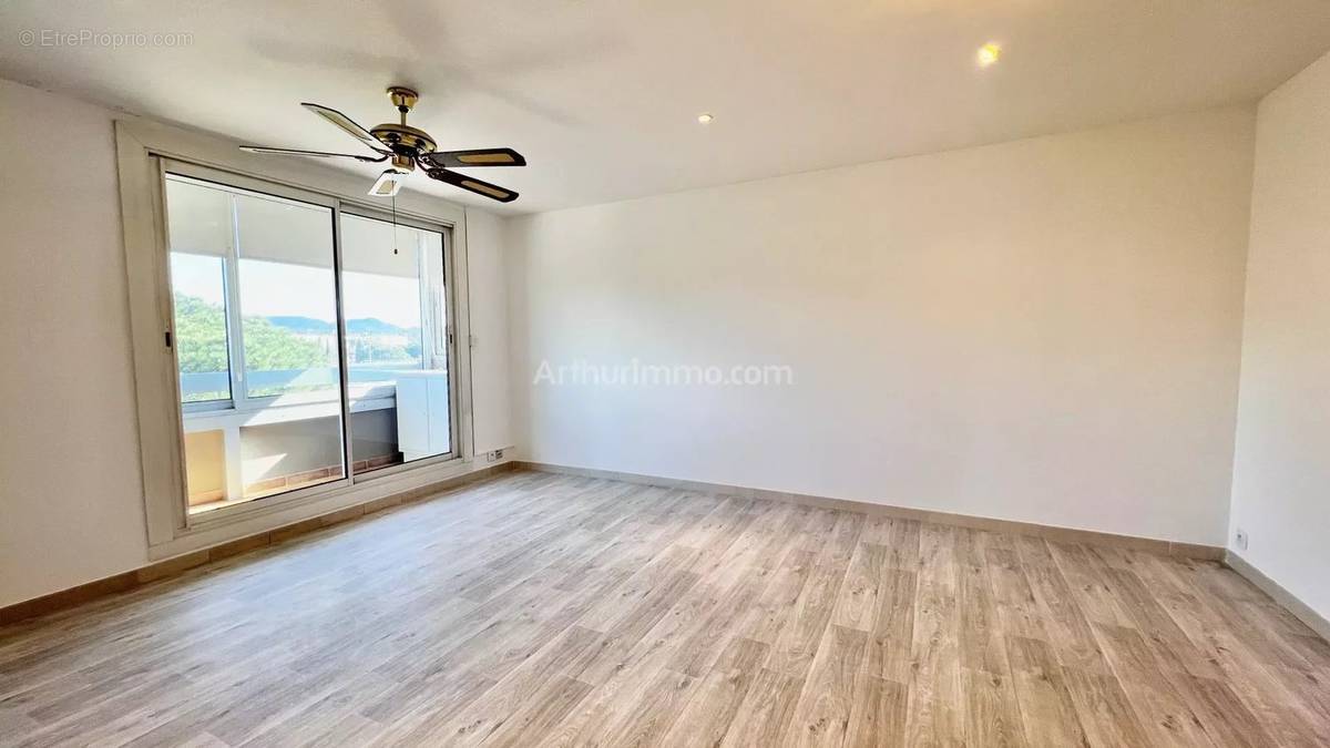 Appartement à FREJUS