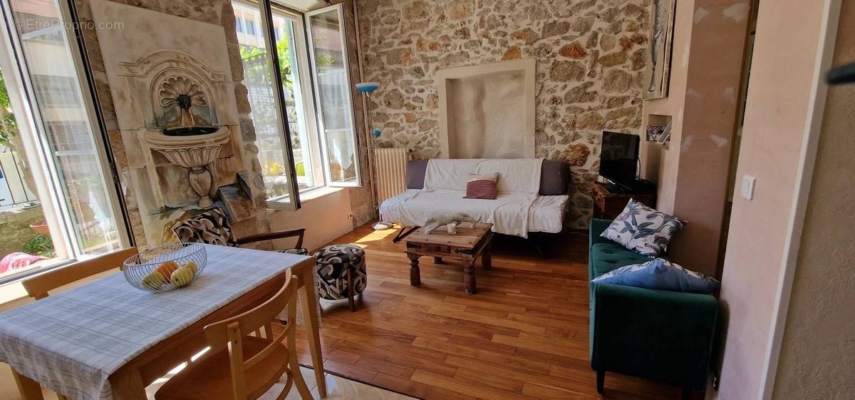 Appartement à ROQUEBRUNE-CAP-MARTIN