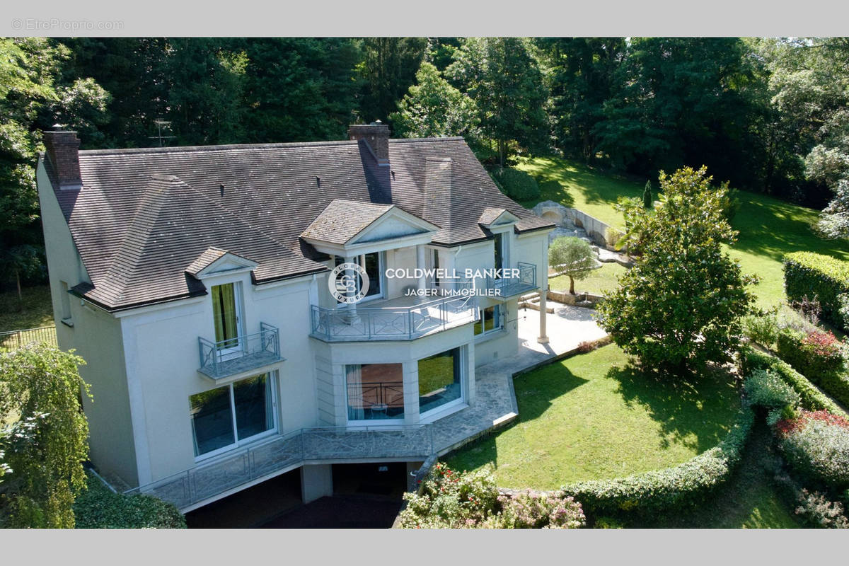 Maison à JOUY-EN-JOSAS