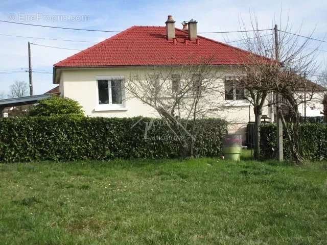 Maison à VARENNES-SUR-ALLIER