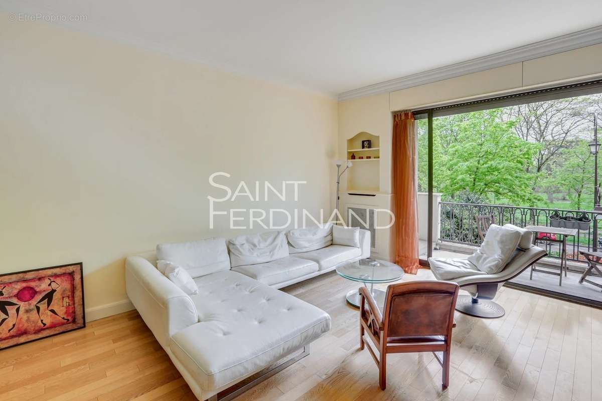 Appartement à NEUILLY-SUR-SEINE