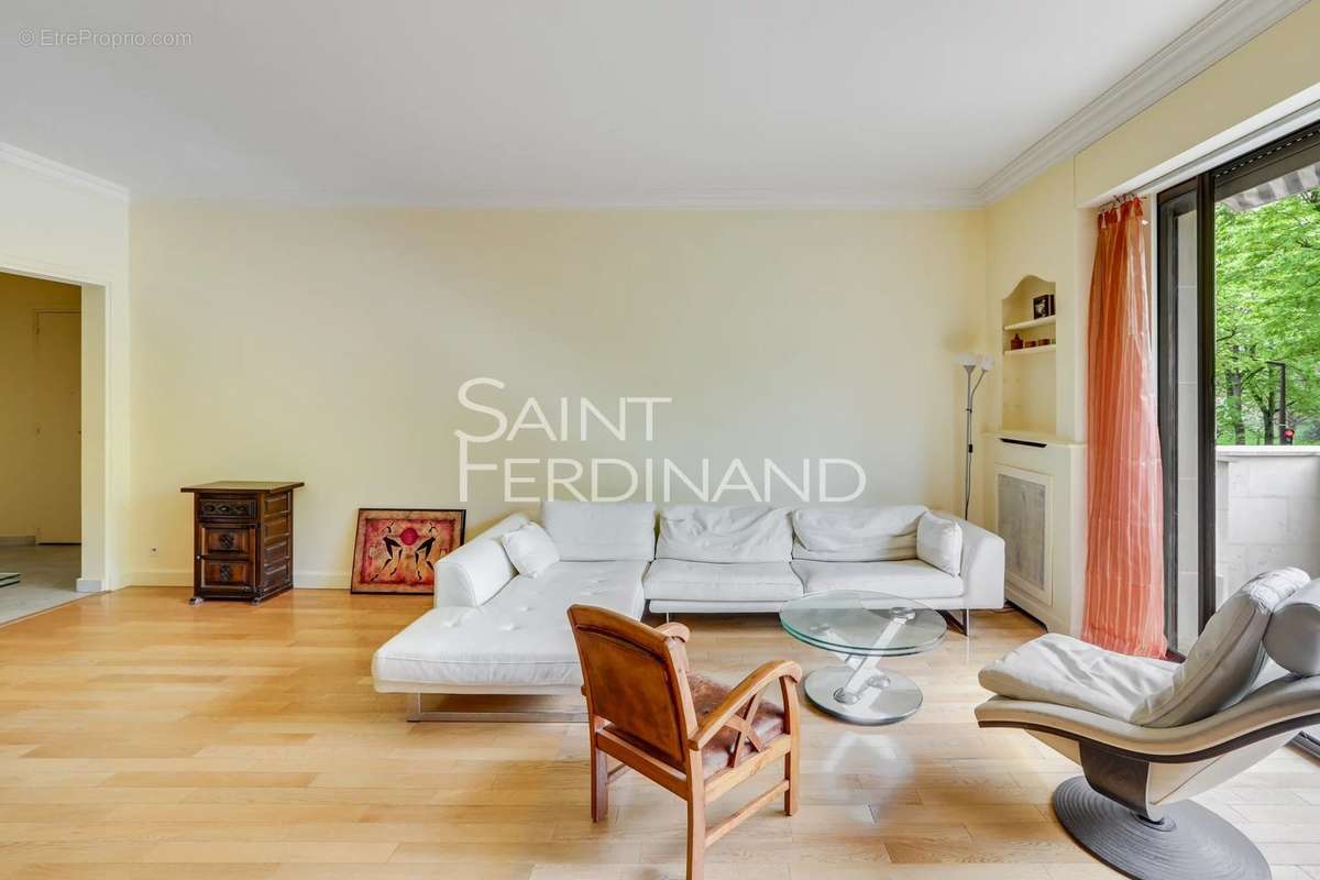 Appartement à NEUILLY-SUR-SEINE