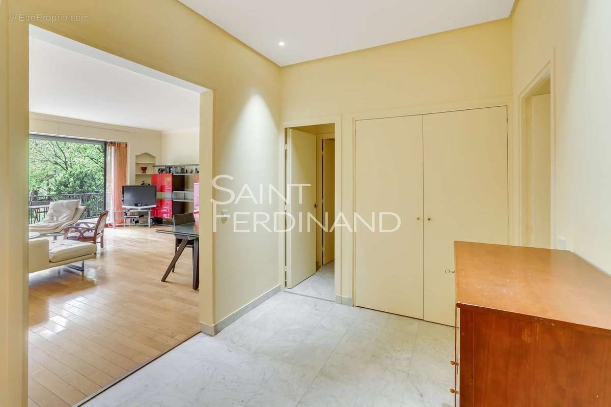 Appartement à NEUILLY-SUR-SEINE