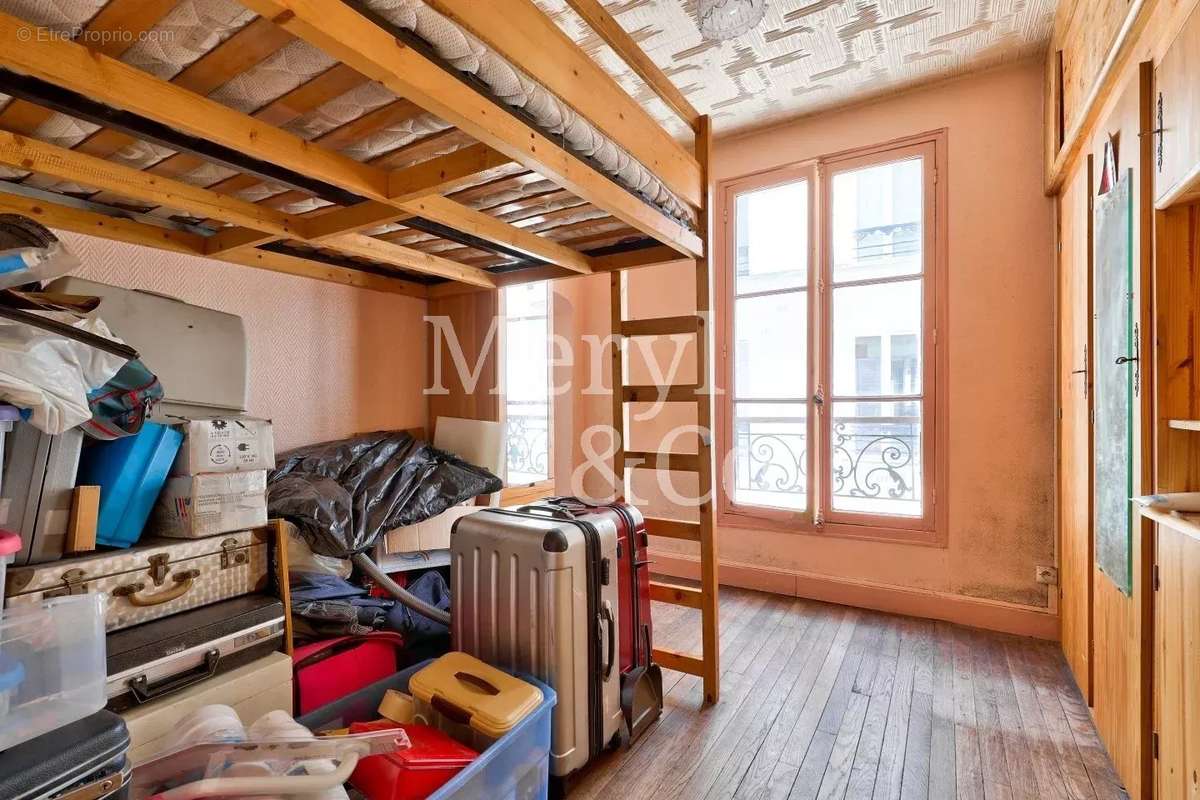 Appartement à LEVALLOIS-PERRET