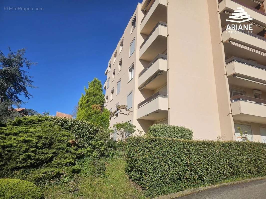 Appartement à SAINT-GENIS-LAVAL