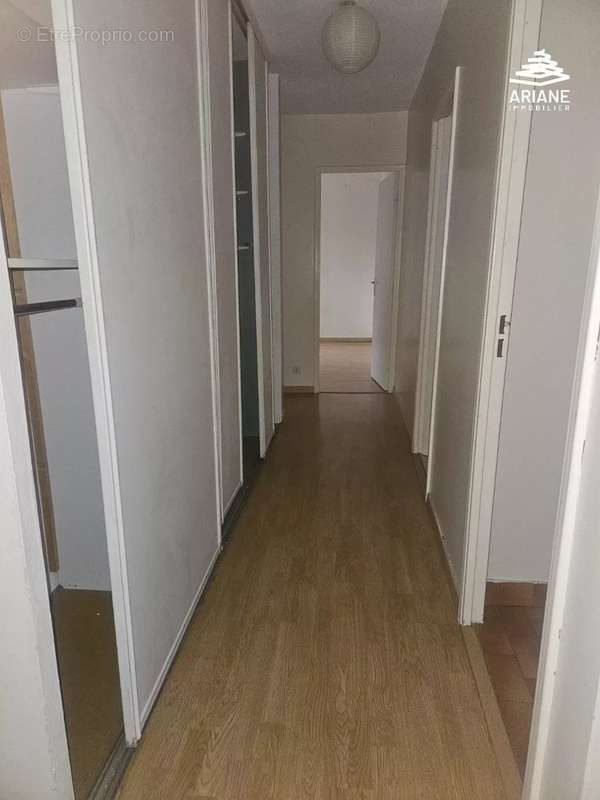 Appartement à SAINT-GENIS-LAVAL