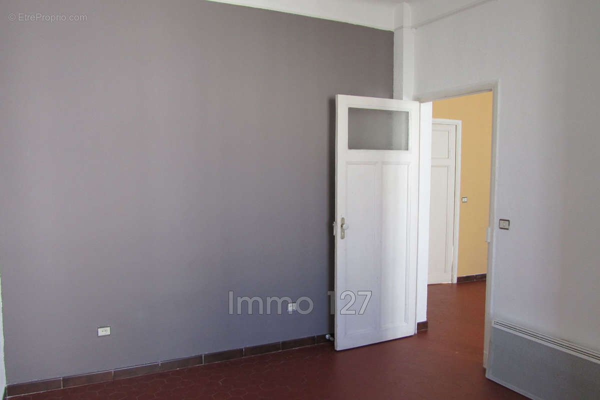 Appartement à MARSEILLE-4E