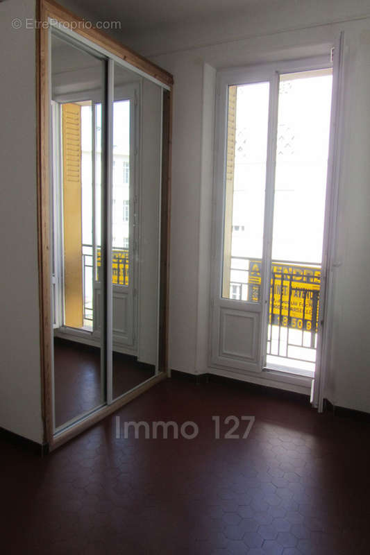 Appartement à MARSEILLE-4E