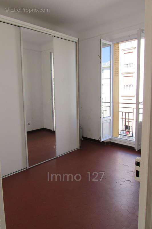 Appartement à MARSEILLE-4E