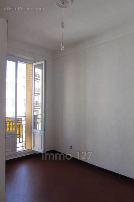 Appartement à MARSEILLE-4E