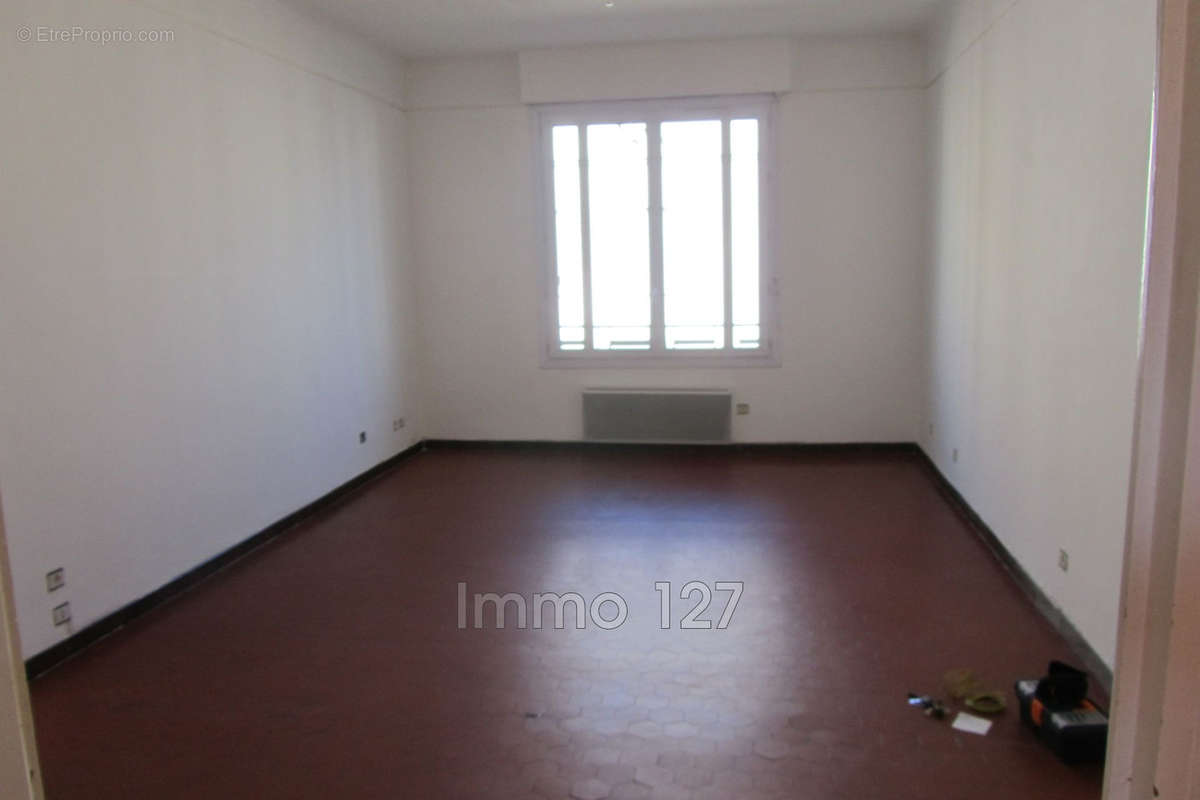 Appartement à MARSEILLE-4E