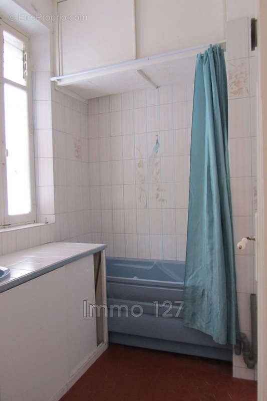 Appartement à MARSEILLE-4E