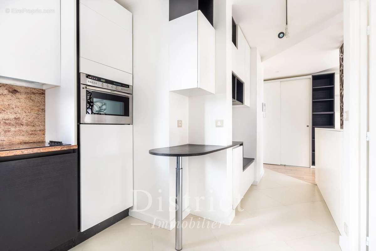 Appartement à PARIS-17E