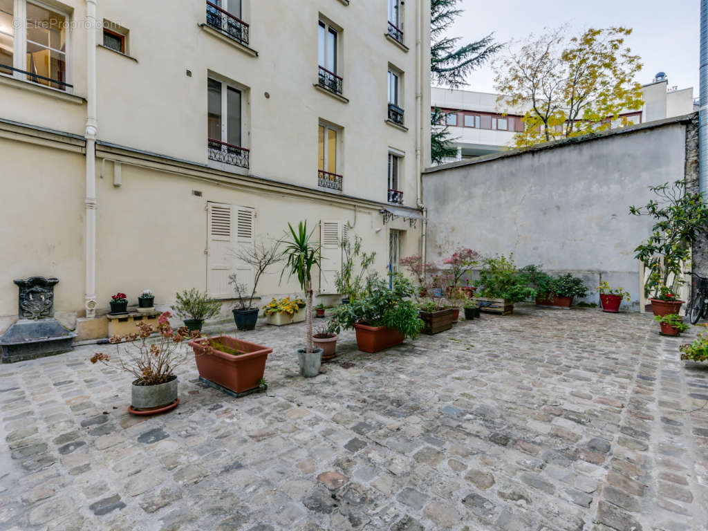 Appartement à PARIS-10E