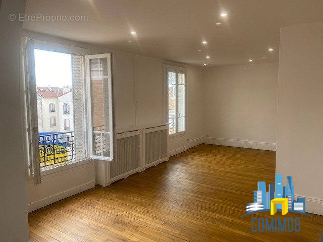 Appartement à COURBEVOIE