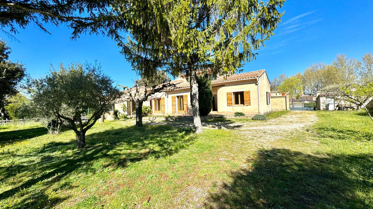 Maison à PERNES-LES-FONTAINES