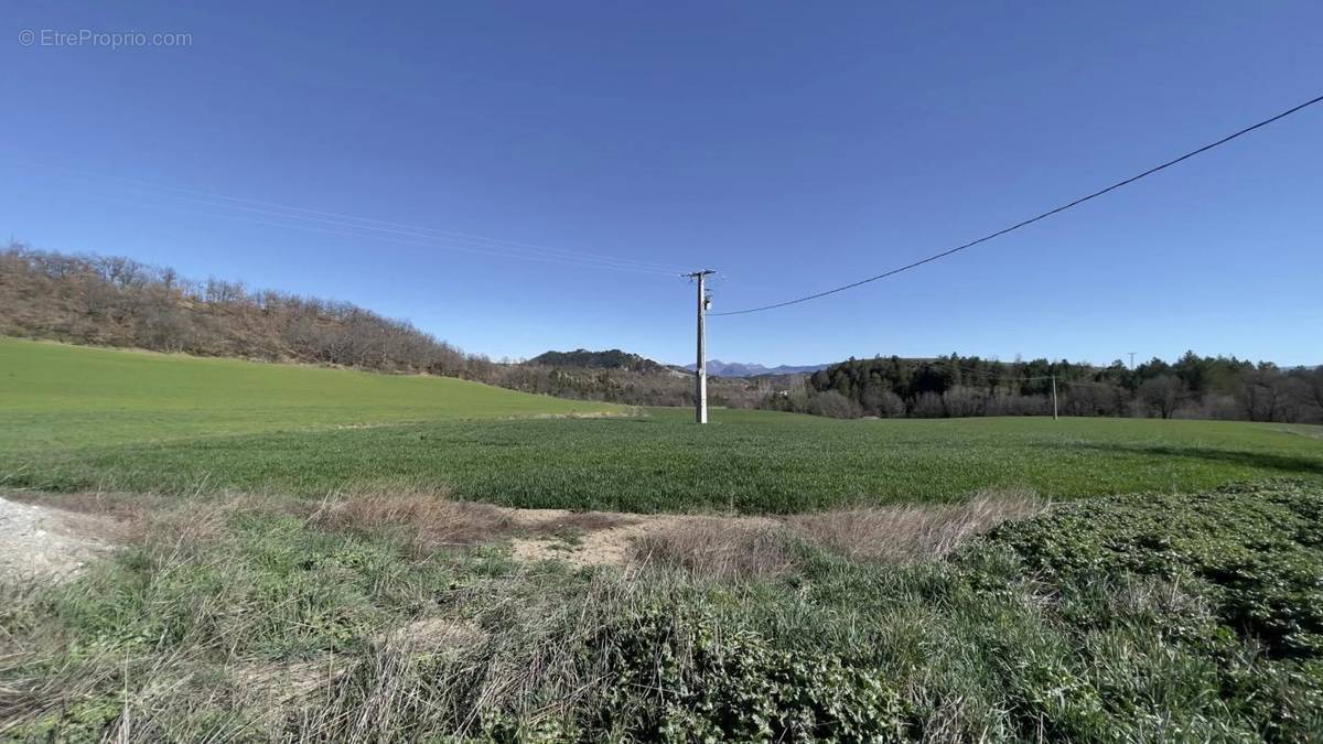 Terrain à LARAGNE-MONTEGLIN