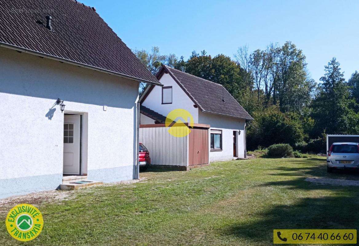 Maison à VILLENEUVE-L&#039;ARCHEVEQUE