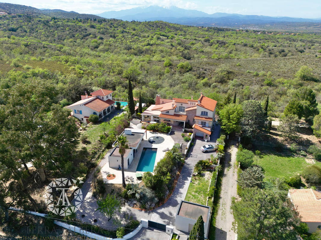 Maison à VILLELONGUE-DELS-MONTS