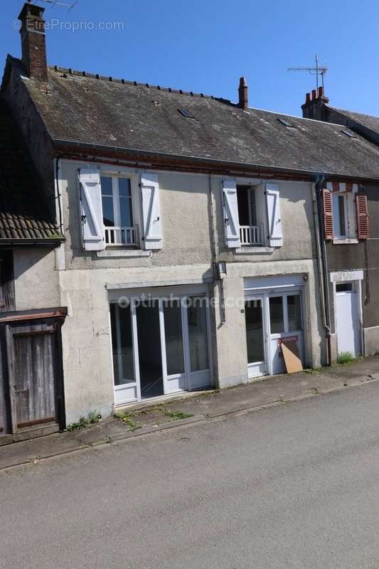 Maison à SAINT-HILAIRE-LA-TREILLE