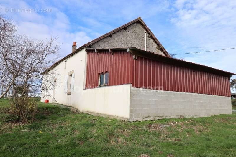 Maison à SAINT-HILAIRE-LA-TREILLE