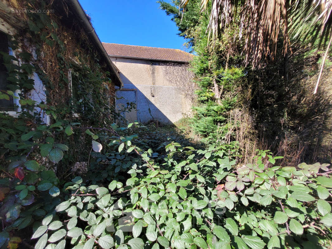 Maison à LEMBEYE