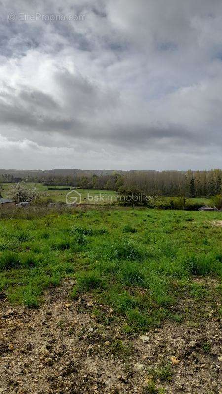 Terrain à CIVRAY-DE-TOURAINE