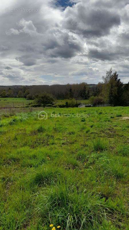 Terrain à CIVRAY-DE-TOURAINE