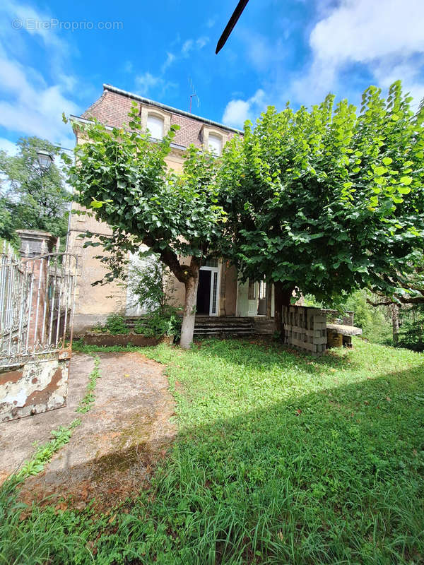 Maison à SAINT-FRONT-SUR-LEMANCE