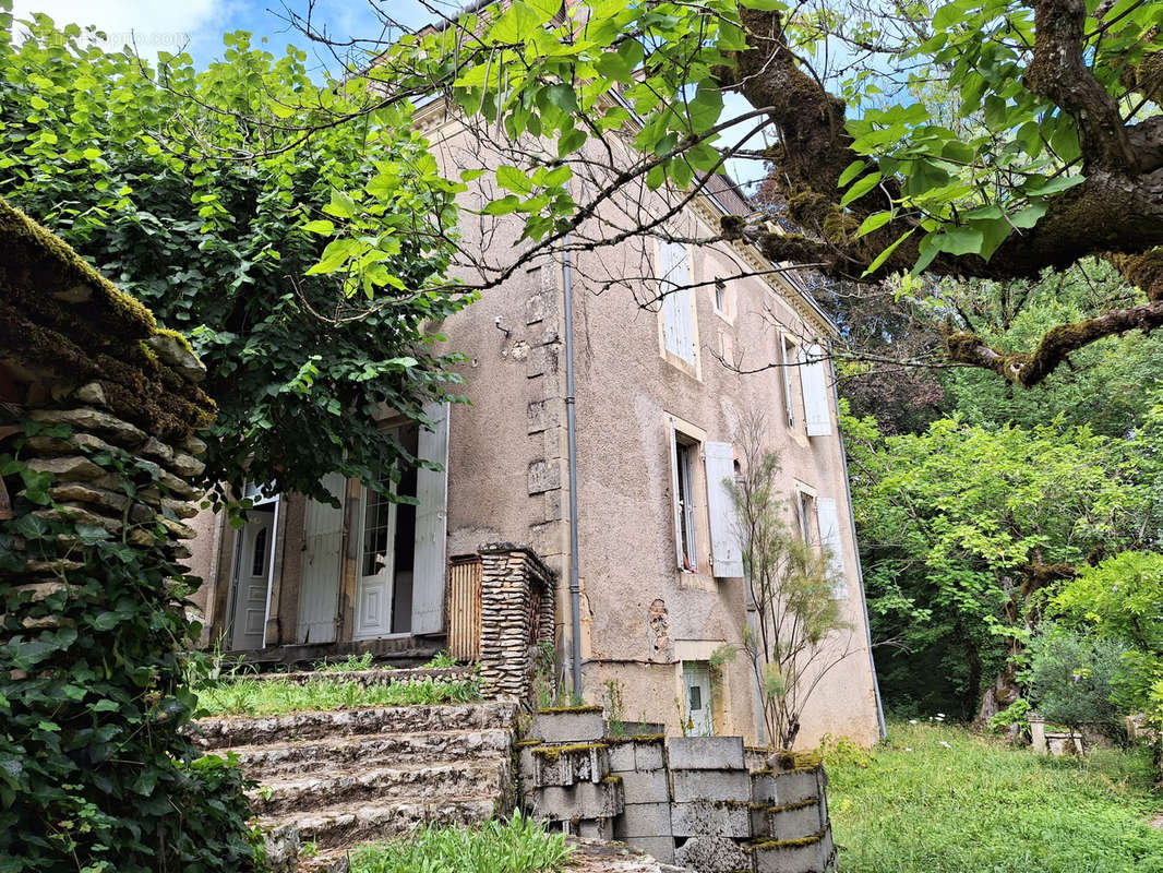 Maison à SAINT-FRONT-SUR-LEMANCE