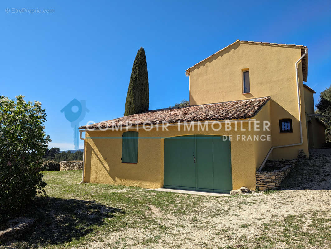 Maison à SAINT-SATURNIN-LES-APT